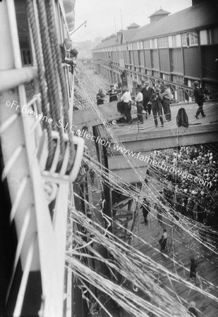 STREAMERS AT DOCK - SIDE